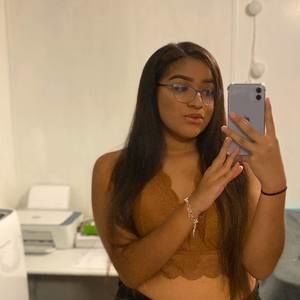 Meet your Posher, Valerie